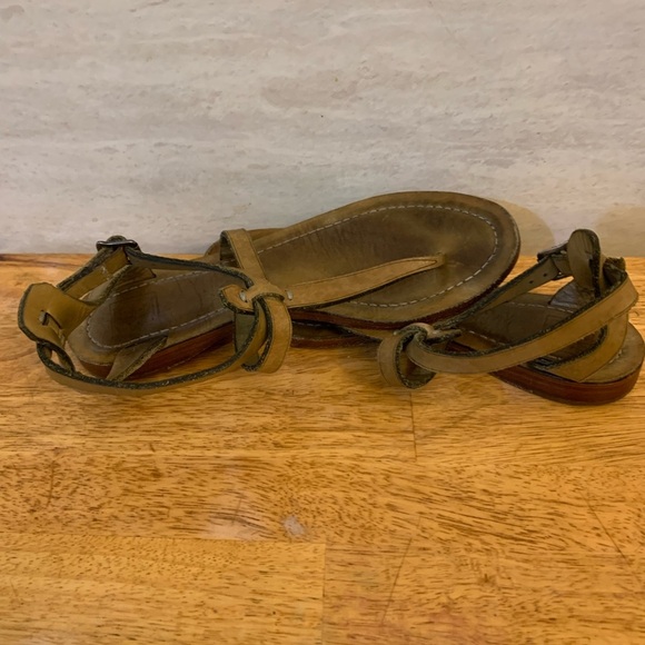 Frye Taylor T Strappy Sandal with Slip-On Design Tan Brown - Picture 3 of 4